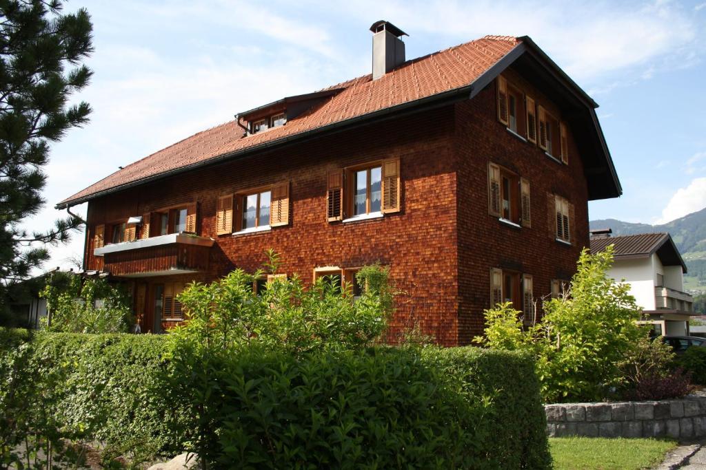 Mama Kaethe - Apartments Nenzing Bagian luar foto