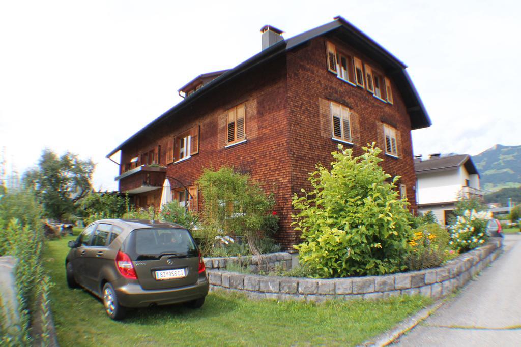Mama Kaethe - Apartments Nenzing Bagian luar foto